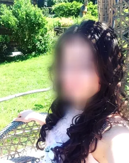 Cara, 36