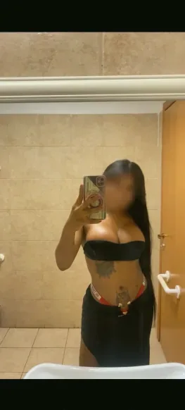 Carla, 26