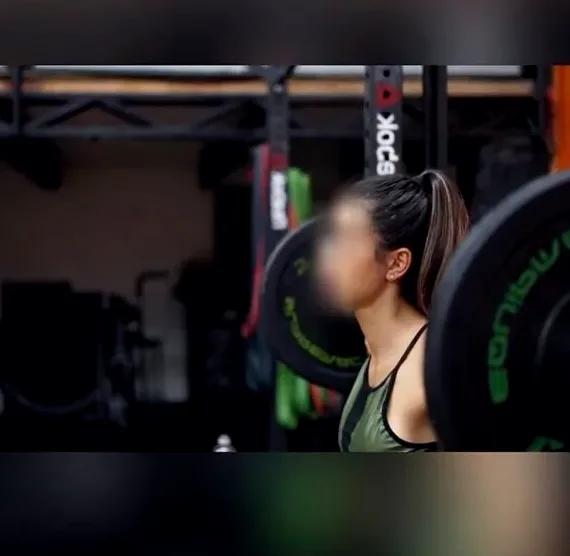 Claudia, 31