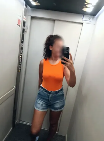 Emilia, 33
