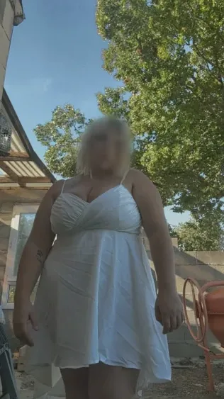 Helena, 22