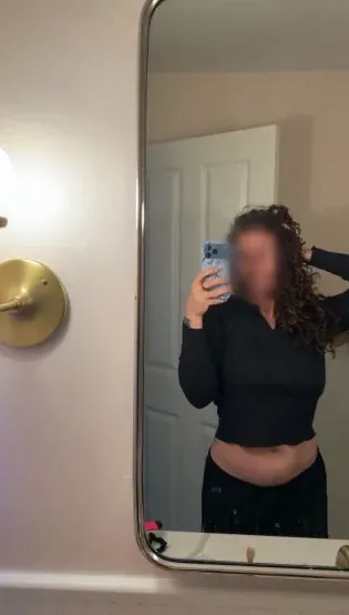 Julia, 37