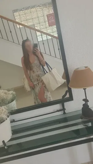 Lara, 28