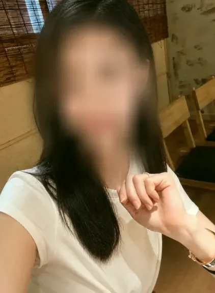 Lotta, 35