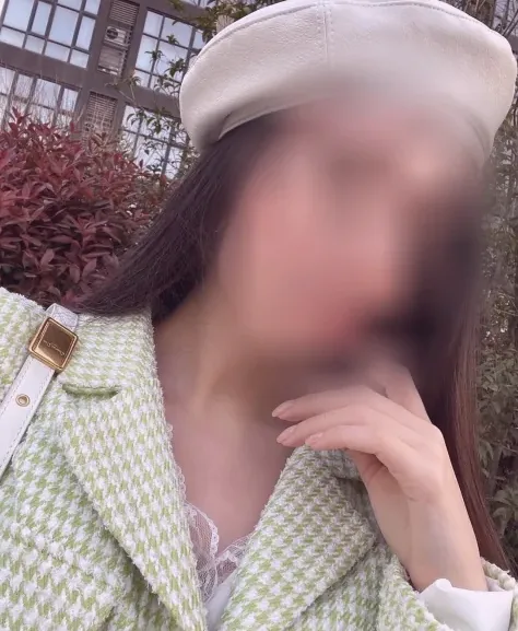 Lucia, 39