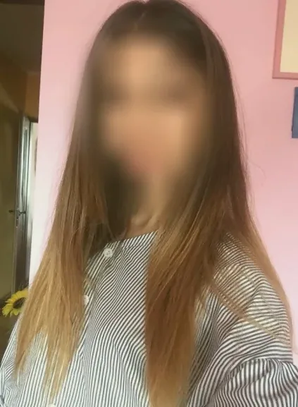 Neele, 28