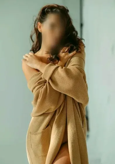 Nora, 35