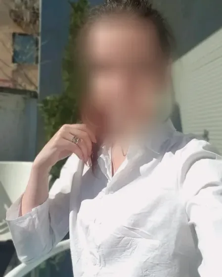 Selina, 32