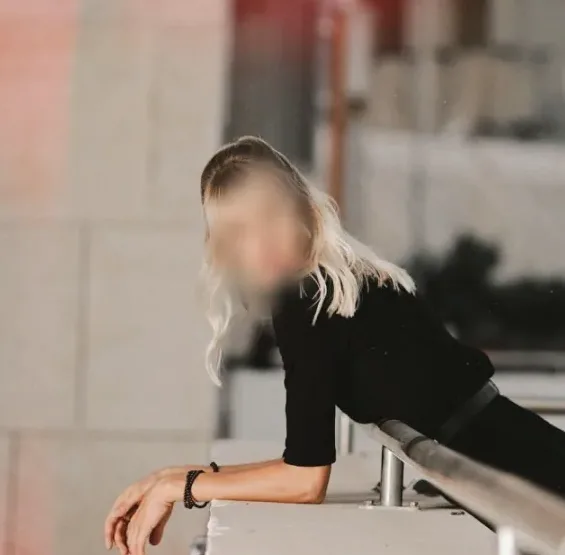 Yasmin, 40